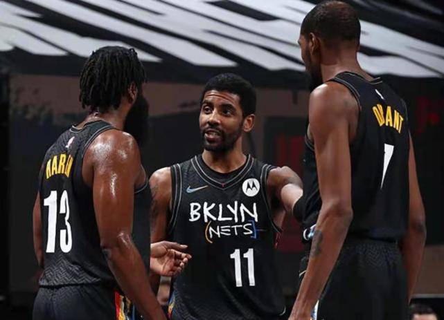 TA：拜仁一月有合适报价允许博伊离队 俱乐部将续约基亚拉（TA：一月若获合适报价，拜仁将放行博伊；俱乐部将与基亚拉续约）