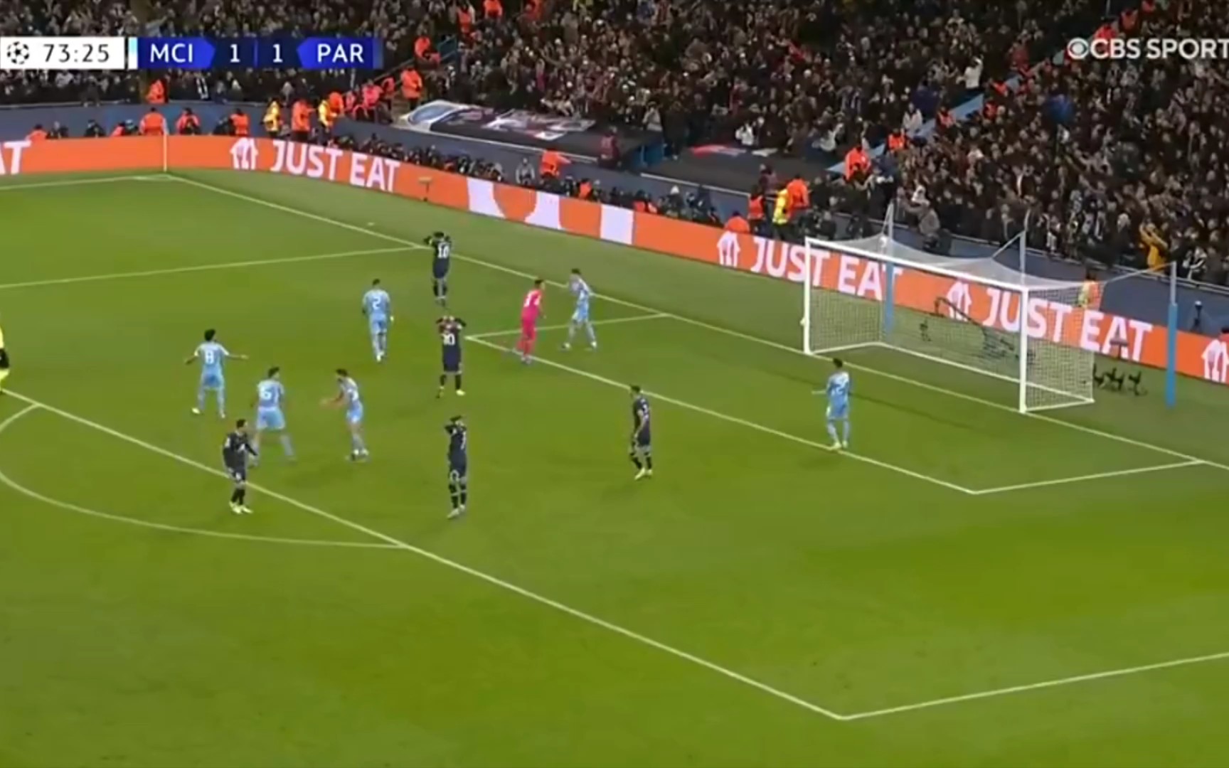 足球中超重金投入青训，多所足球学校开建（中超加码青训投入，多所足球学校陆续开建）